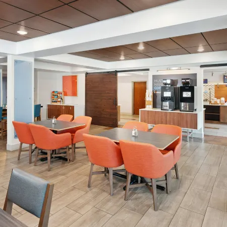 Holiday Inn Express & Suites URBANA-CHAMPAIGN (U OF I AREA) by IHG