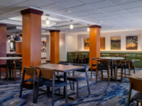 แฟร์ฟิลด์ อินน์แอนด์สวีทส์ บายแมริออท เอเคน โรงแรมในเอเคน