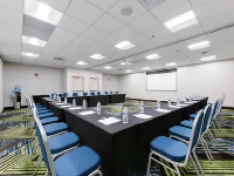 Holiday Inn Express NAPERVILLE by IHG Hotels in Naperville