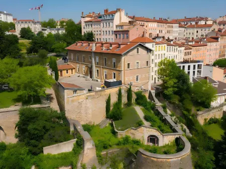 Hôtel Fort St Laurent Lyon - Handwritten Collection Отели рядом с достопримечательностью «Фурвьер»