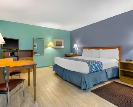 Econo Lodge Buffalo South Hotels in Hamburg