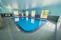 Wingate by Wyndham Vienna/Parkersburg/Marietta - piscina