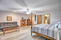 Quiet Clayton Home w/ Mountain Views 4 Mi to Lake! - Homestays