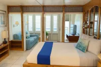 Georgian Inn Beach Club - Hot Tub