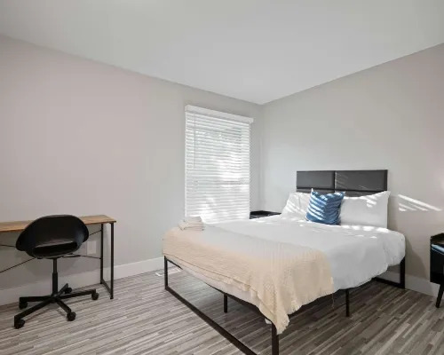 Comfortable 2BR 2BA Home Away From Home Hotels in Rochester Hills