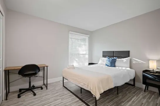 Comfortable 2BR 2BA Home Away From Home