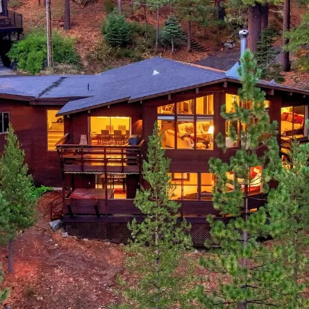 NEWLY REMODELED6 Bedrooms/3.5 Baths-Sleeps 14AWESOME VIEWS Hot Tub & Sauna