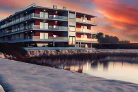 Agua Hotels Riverside Hotels in Lagoa