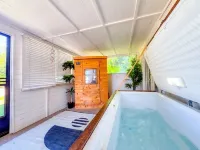 The Grand Ashbrook ManorPool-Sauna-Cold Plunge