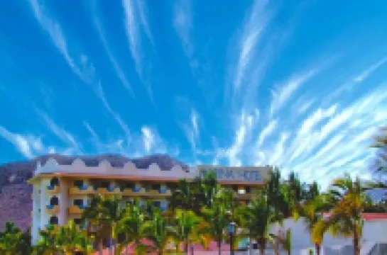 The Westmarine Waterfront Hotel