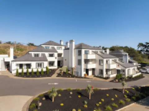 Bodega Coast Inn and Suites