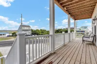 Walk to Beach Pool Ocean View Parking Bunk Beds
