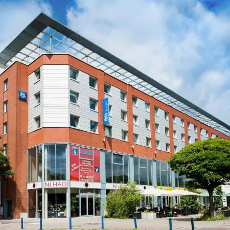 Ibis Budget Hamburg City Ost Отели рядом с достопримечательностью «Станция метро "Берне"»