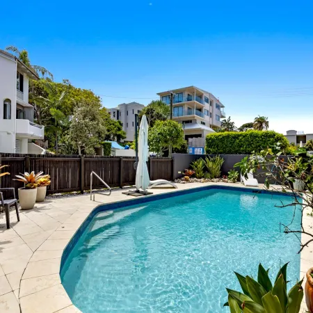 2-Bed Coastal Haven with Pool by Sunshine Beach