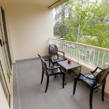 Stylish Inner-City Haven at The Gatsby