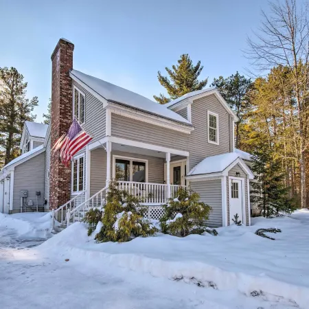 Charming Retreat ~ 1 Mi to Ossipee Lake Marina!
