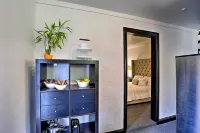 Modern Entertainment Getaway Off Sacramento River! Hotels in Redding