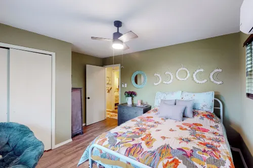 Countryside Charmer w/ Fire Pit in Washington! - Homestays