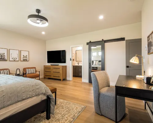 3 BR Duplex w/ Full Kitchen, W & D Hotels in Driggs
