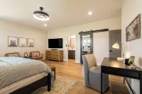 3 BR Duplex w/ Full Kitchen, W & D - 3-Star