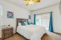 Walk to Lake Arrowhead! Family Home w/ Games