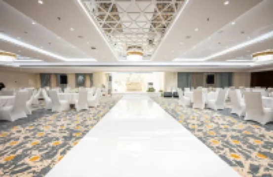 Wirgan Al Noor, Tapestry Collection by Hilton