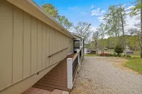 Lakeside Bungalow, Sleeps 12, Private Dock + More!