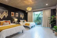 Upstay Pool and Hot Tub Retreat Near Rainey - Country Houses