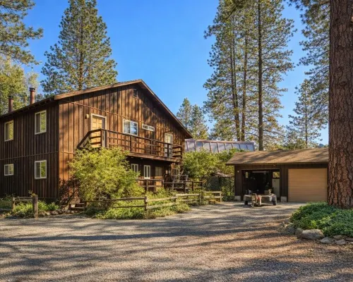 River Retreat+ Indoor Pool & Hot Tub on 3.5 Acres Hotels in Trinity County