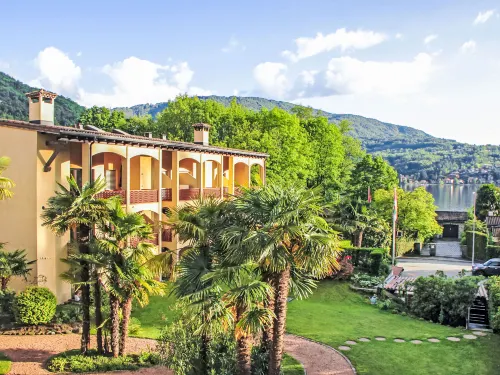 Residenza Parcolago Apt 203 Hotels in Caslano