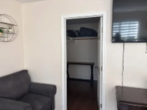 Guest House with its own entrance. Has WiFi and Close to Disneyland