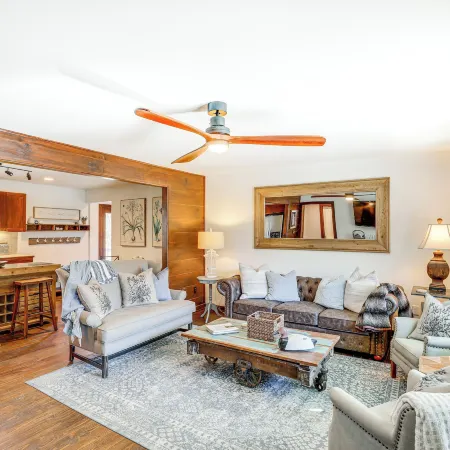 Mountain Retreat w/ Deck: Near Blue Ridge Parkway