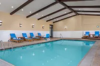 DoubleTree by Hilton Hotel Cincinnati Airport - Swimmingpools