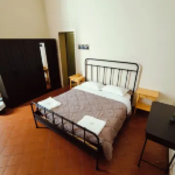 Student's Hostel Della Ghiara - Хостел