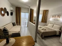 Ivory Serenity Hotel - 주차장
