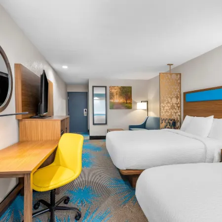 Days Inn & Suites by Wyndham Brandon Amphitheater