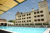 Venice Hotel Complex - Rooftop Pools