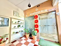 Hotel ABC Satellite Prahlad Nagar Các khách sạn gần Học viện quản lý IIM