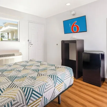 Motel 6 Ontario, CA - Airport