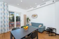 YourHome - Lady Lucy Holiday Home - balcony