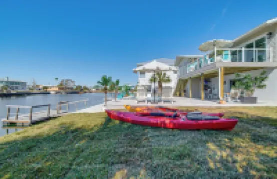 วอเตอร์ฟรอนต์ ฟลอริดา เอสเคป พร้อม สระว่ายน้ำ และ ท่าเรือส่วนตัว