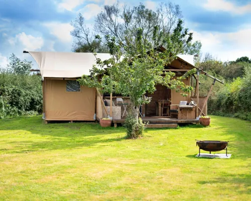 2 Bedroom Farmhouse in Seend, No Deposit Hotels in Seend