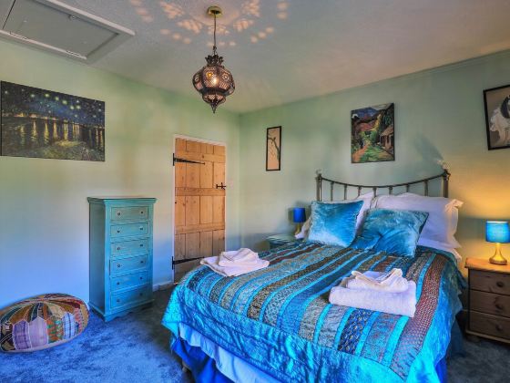 Retreat in Surrey Near Hever Castle