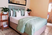 Budget Stays At Olivia Pines Guesthouse - 2-Star