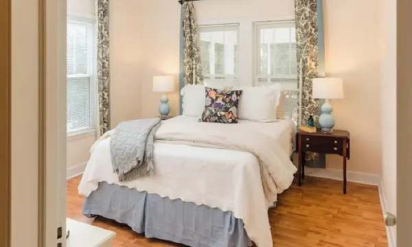 Closest to DOWNTOWN! Pet Friendly
