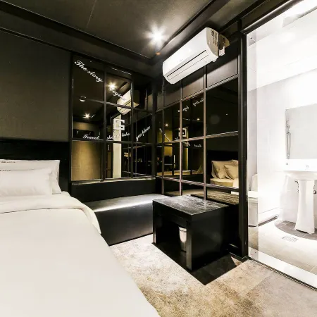 Luxury G Motel