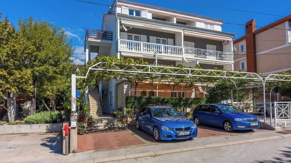 Apartments Pera