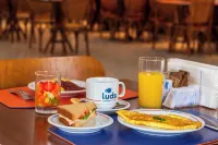 Luds Comfort Hotel - servizio colazione