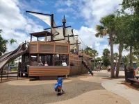 5-Minute Walk to Beach/Coligny, Sleeps 8, Pool, Family Friendly -  Holiday Villas