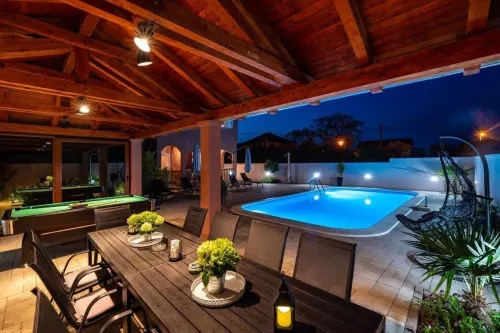 House Luxury Villa with Pool